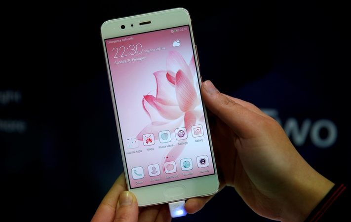 Lietuvos institucijos „Huawei“ atsisakytų tik gavusios įrodymų dėl nesaugumo