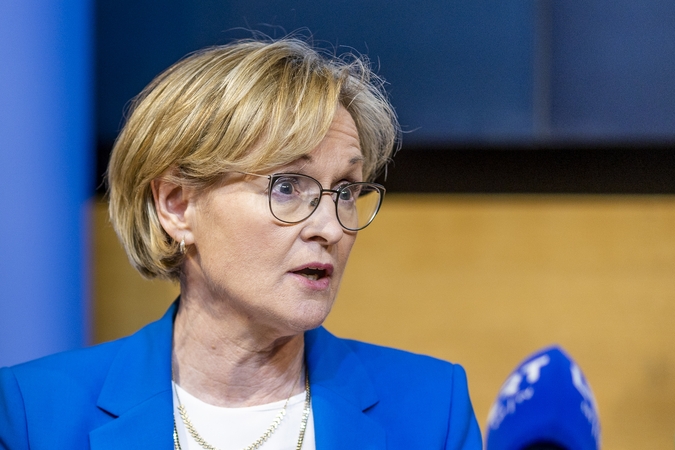 Eurokomisarė: Komisija ne pakeitė, o patikslino poziciją dėl tranzito į Kaliningradą