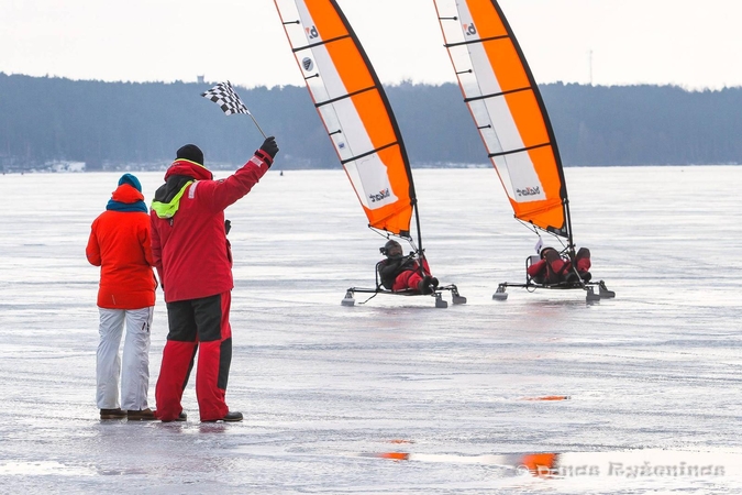 Europos „Ice-blokart“ ledrogių čempionate – ir gamtos pokštai