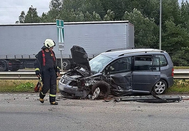 Avarija ties Giraite: du vairuotojai išvežti į gydymo įstaigą, vienas jų – sunkiai girtas