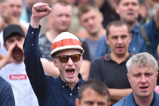 Baltarusijos Salihorsko mieste mitinguoja trąšų įmonės „Belaruskalij“ darbuotojai