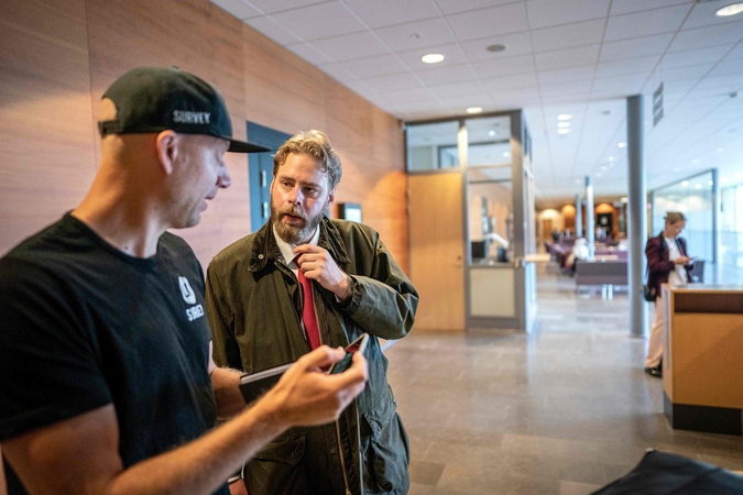 Švedijoje prieš teismą vėl stojo filmo apie kelto „Estonia“ katastrofą autoriai