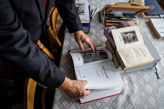 Lenkijoje išleidžiama A. Hitlerio „Mein Kampf“: teigia, kad tai – aukų pagerbimas