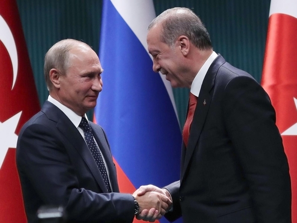 Vladimiras Putinas (kairėje) ir Recepas Tayyipas Erdoganas