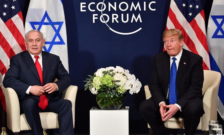 Benjaminas Netanyahas (kairėje) ir Donaldas Trumpas