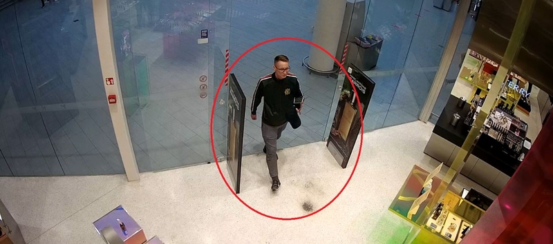 Kauno policijos pareigūnai aiškinasi, kas pasisavino kvepalų pakuotę