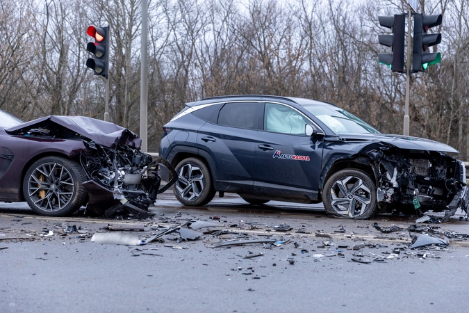 Avarijos padariniai: Marvelės gatvė skęsta spūstyje