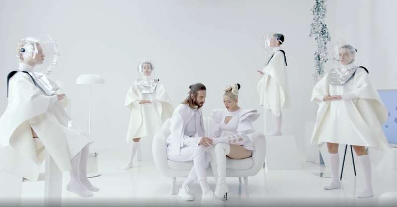 J. Jaručio ir Monique daina – muzikinėje komedijoje: pamatykite naują klipo versiją
