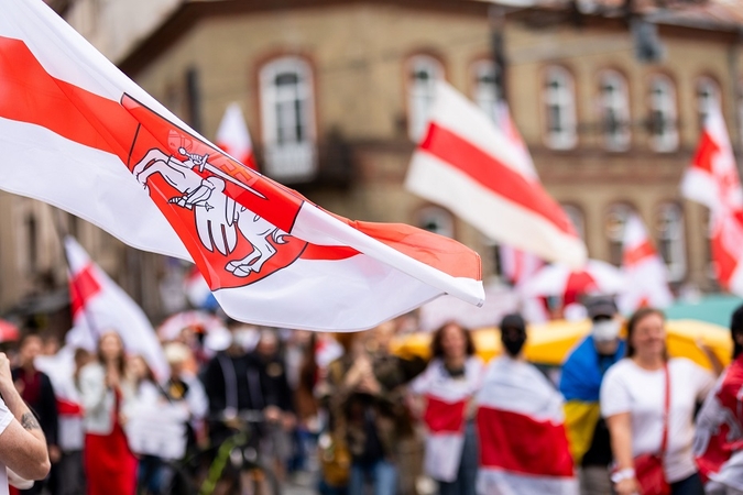 Nuo Minsko režimo pabėgę baltarusiai: mūsų situacija Lietuvoje blogėja