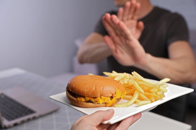 Tyrimas: dauguma lietuvių kasdien valgo produktus, didinančius cholesterolio kiekį