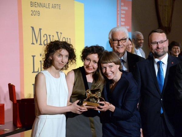 „Auksinį liūtą“ Venecijos bienalėje pelniusioms autorėms – premijos