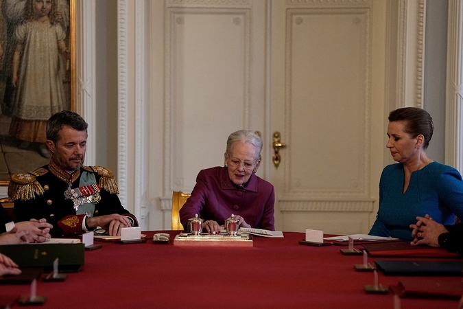 Istorinė diena Danijoje: karalienė Margrethe II paliko sostą, jos sūnus tapo karaliumi Frederiku X