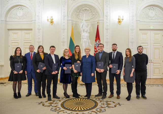 Prezidentė: jaunųjų mokslininkų atradimai – pažangos variklis