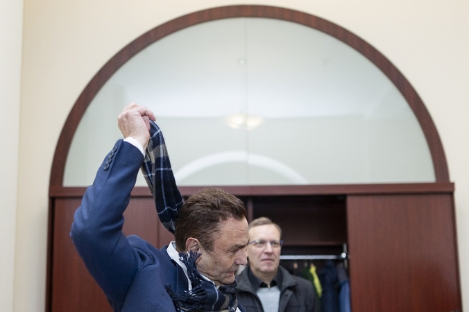 P. Gražulis ilgai Konstituciniame Teisme neužsibuvo: klausyti šitų marazmų nenoriu