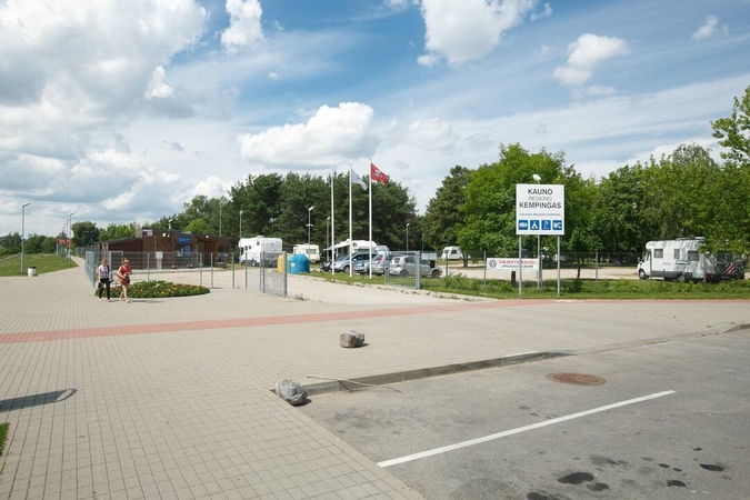 Kaunas padidino kainas už namelius, palapinių vietas Lampėdžių kempinge