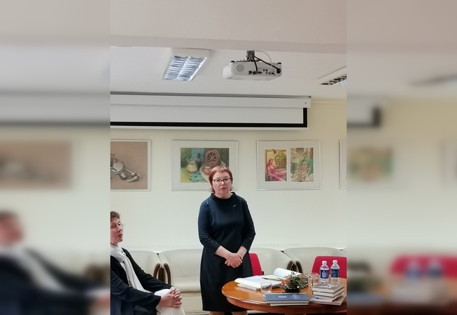 Pažintis: I.Kanto viešojoje bibliotekoje literatūros vakare "Pažintis su naujais rašytojų romanais" savo naująjį kūrinį pristatė klaipėdietė rašytoja R.Latvėnaitė-Kairienė.