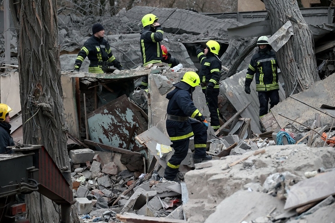 NATO paragino Rusiją laikytis branduolinių ginklų kontrolės sutarties