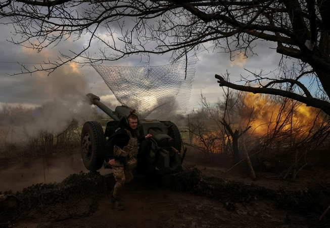 Ukrainos pajėgos per parą intensyviausių kovų rajonuose atrėmė 60 okupantų atakų