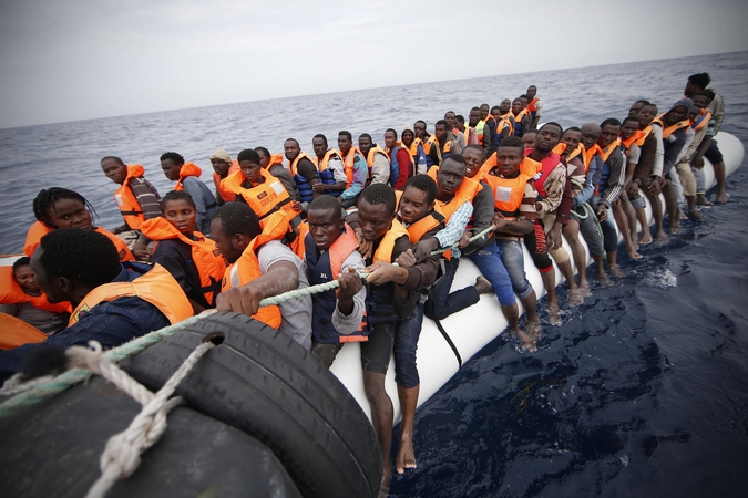 Ispanijos vyriausybė kol kas nepareiškė, kad priims laivą su 141 migrantu