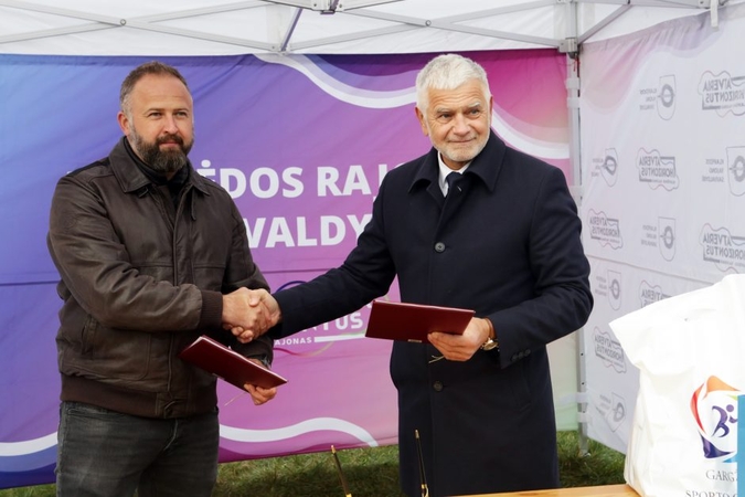 Gargžduose daugiafunkcio sporto centro statybos patvirtintos sutartimi