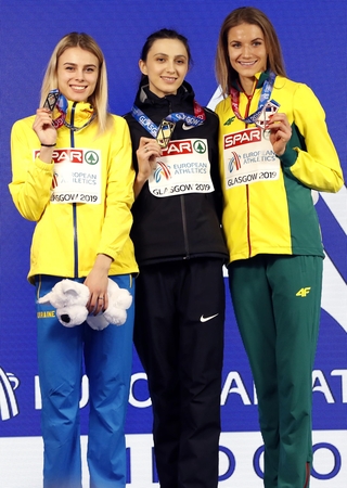 E. Palšytė (dešinėje)