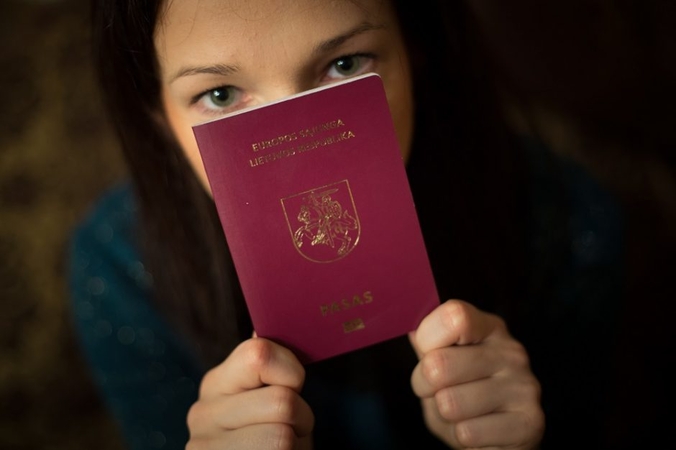 VLKK: moterų pavardžių rašybos su galūne -a įteisinimas neigiamai paveiktų kalbą