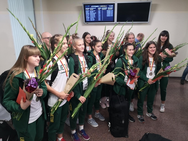 Lietuvos 16-metės krepšininkės: padarėme kažką įspūdingo