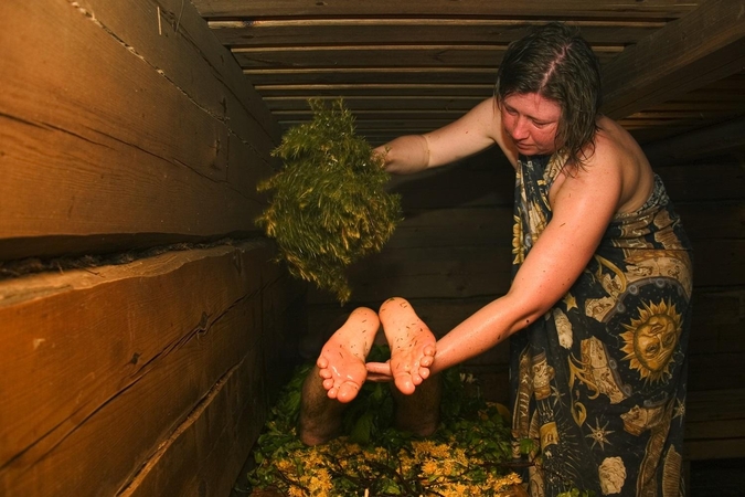 Vertybių sąrašą papildė vėtrungės, karaimų vestuvių tradicija, pirčių lankymas