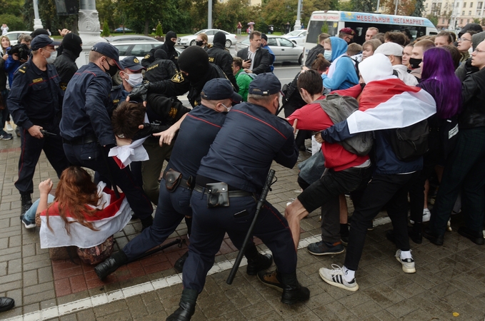 Minske už dalyvavimą protestuose sulaikyta apie 30 žmonių  