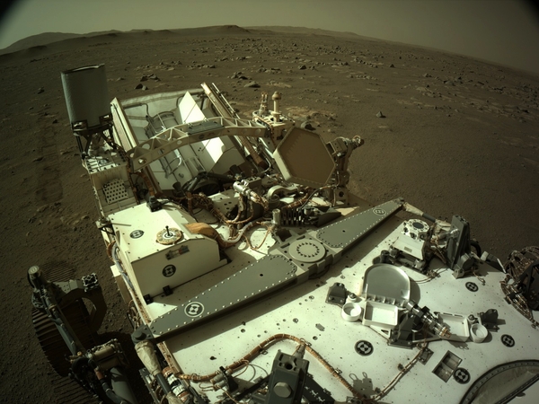 NASA balandžio pradžioje bandys atlikti pirmąjį istorijoje valdomą skrydį už Žemės ribų