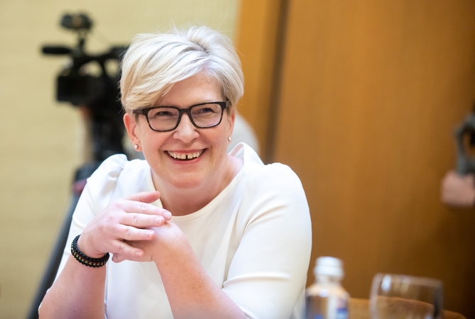 Premjerė apie siūlymus ardyti rusiškus bėgius: karštos galvos turi visokių pasiūlymų