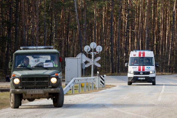 Į Pabradės poligoną atvyko greitosios pagalbos ir laidojimo paslaugų autobusiukai