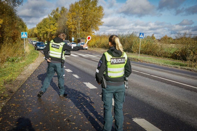 Miesto gatvėmis – 115 km/val. greičiu: teko atsisveikinti su vairuotojo pažymėjimu