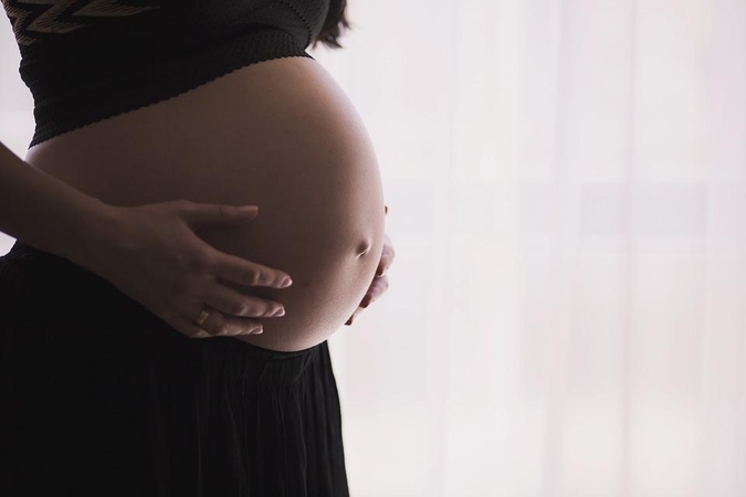 Nėštumo ir gimdymo metu ŽIV infekcija nustatyta keturioms moterims