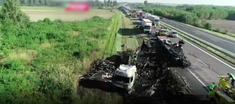 Skaudi nelaimė Lenkijoje: supleškėjo į avariją patekę du vilkikai