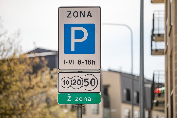 Sostinėje – rinkliavos už automobilių stovėjimą pokyčiai: apmokestinama daugiau vietų