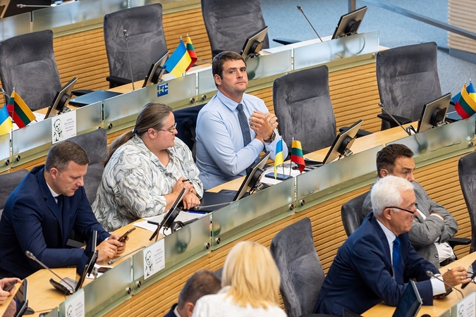 Seimas apsvarstė R. Žemaitaičio apkaltą: politikas tikina – nesiruošia keistis
