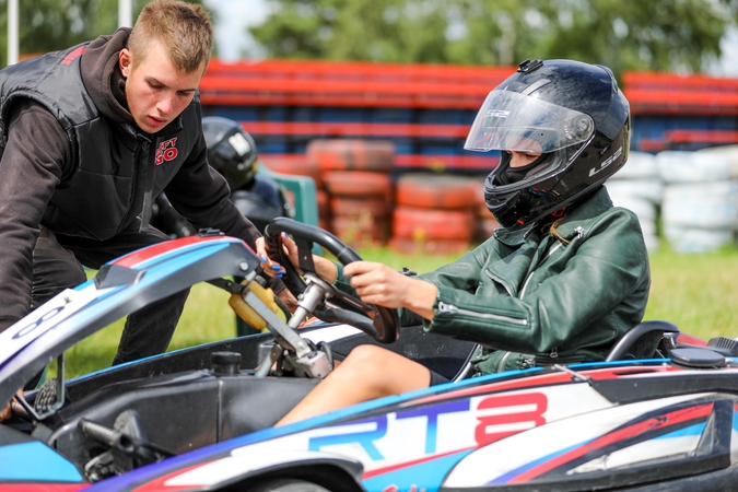 Vairuojančių moterų lenktynėse „Damų Rally 2020“ – netikėti išbandymai