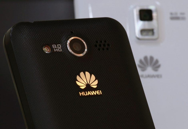 Lietuvos įmonės stebi situaciją dėl „Huawei“: koks bus telefonų likimas?