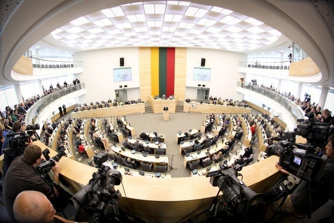Seime į priekį juda ES sutarimas su Kuba: siekiama silpninti Rusijos įtaką