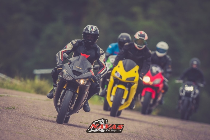 „Navas Racing Club“: belaukiant varžybų, kviečia mokytis