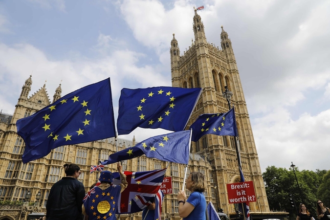 Perspėjo: po „Brexit“ be sutarties Jungtinei Karalystei gali pristigti vaistų