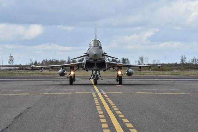 NATO naikintuvai šešis kartus lydėjo rusų karo orlaivius