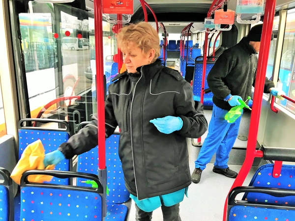 „Klaipėdos autobusų parkas“ užtikrina: autobusai dezinfekuojami kaip ir karantino metu