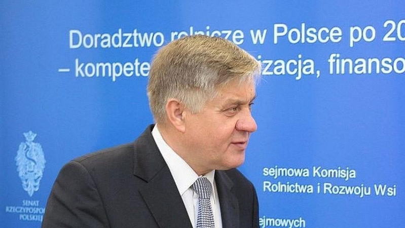 Atsistatydino Lenkijos žemės ūkio ministras