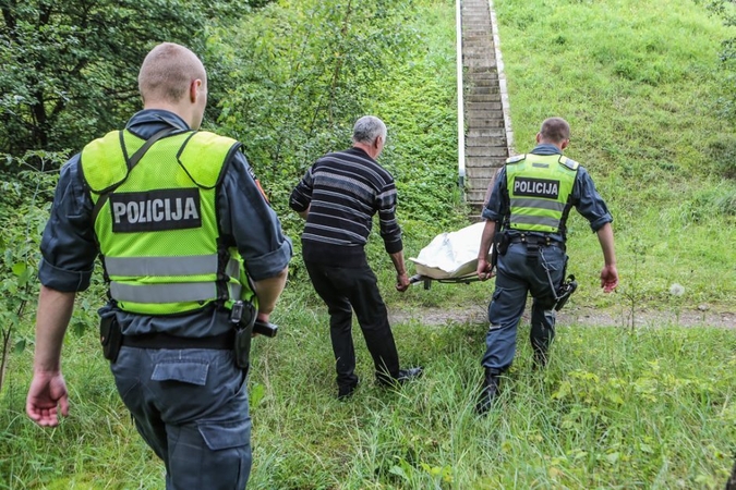 Šakių rajone rastas negyvas vyras: kūne aptiktos durtinės žaizdos