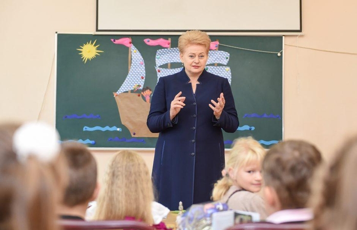 D. Grybauskaitė vedė pilietiškumo pamoką gimnazistams