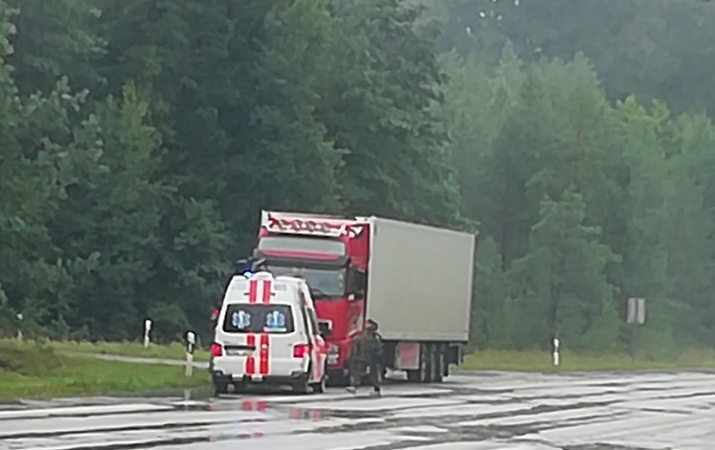 Tikrindami atliekų vežėjus, aplinkosaugininkai spėjo suteikti pagalbą kelyje sunegalavusiam žmogui