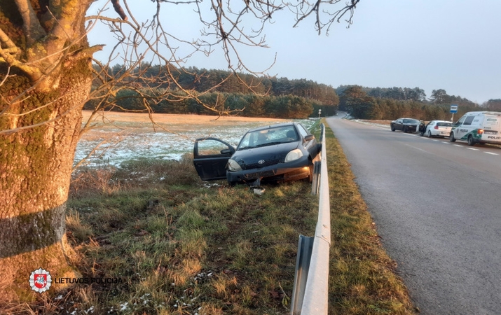 Praėjusi para keliuose: per eismo įvykius sužeisti penki žmonės