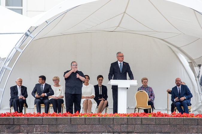 G. Nausėda minint Valstybės dieną: tolima istorija nejučiomis virsta dabarties dalimi